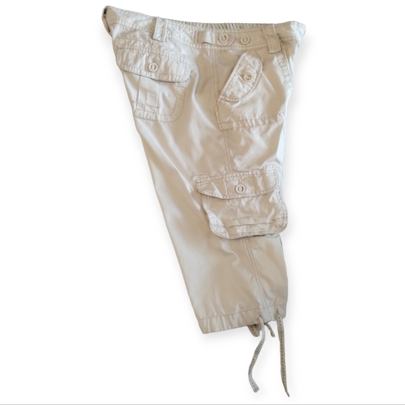 Aeropostale Capri Pants - Picture 2 of 2